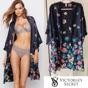 Victoria’s Secret print lace trim kimono robe